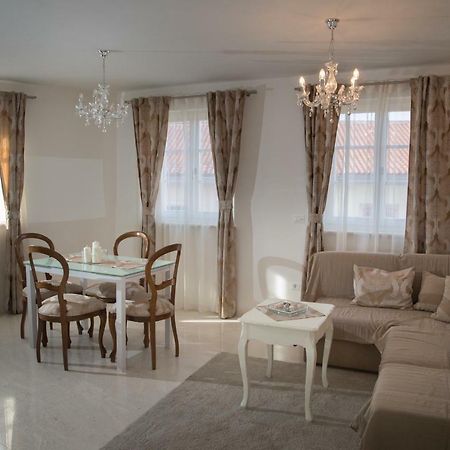 Holiday Home Dora Ровінь Екстер'єр фото