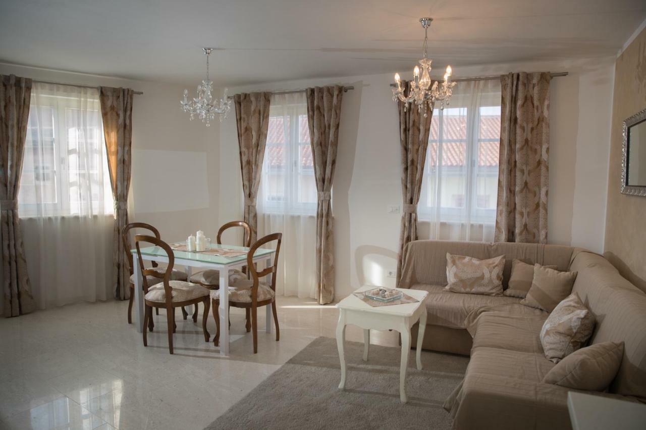 Holiday Home Dora Ровінь Екстер'єр фото